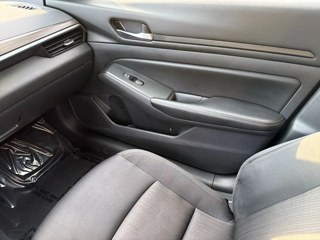 Used 2024 Gray Nissan 2.5 SV image 29