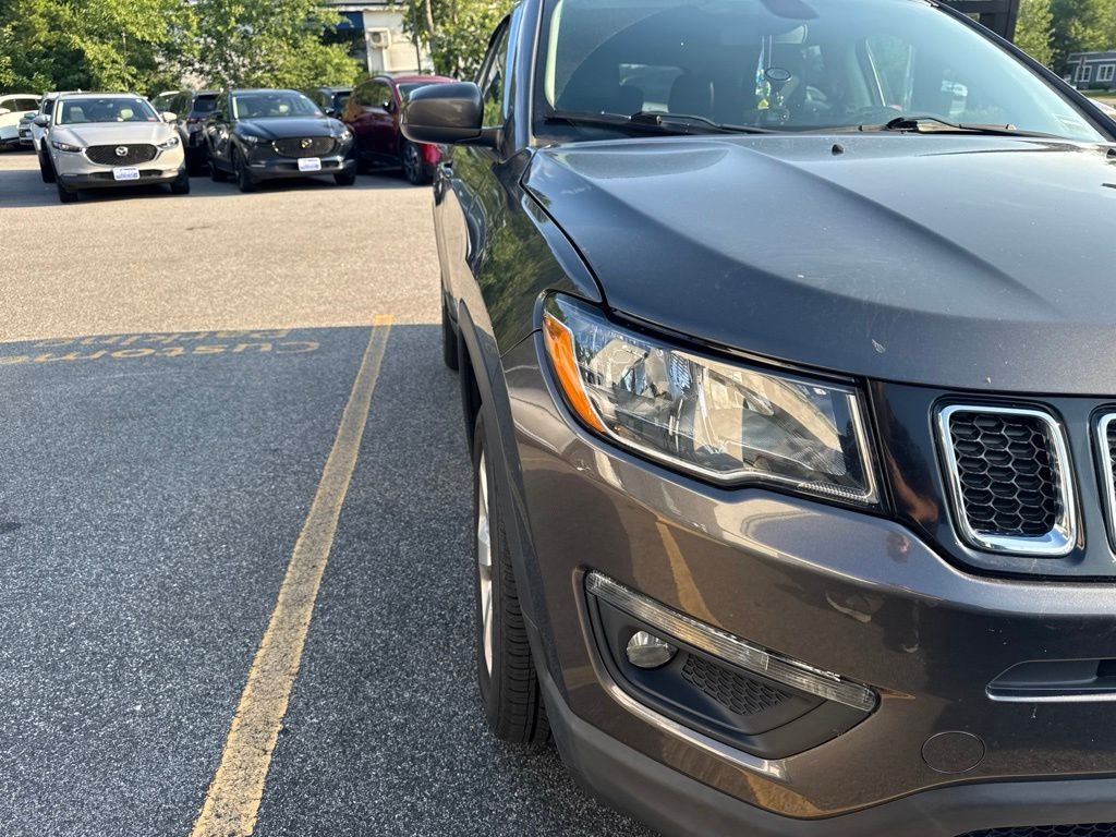 Used 2019 Gray Jeep Latitude image 2