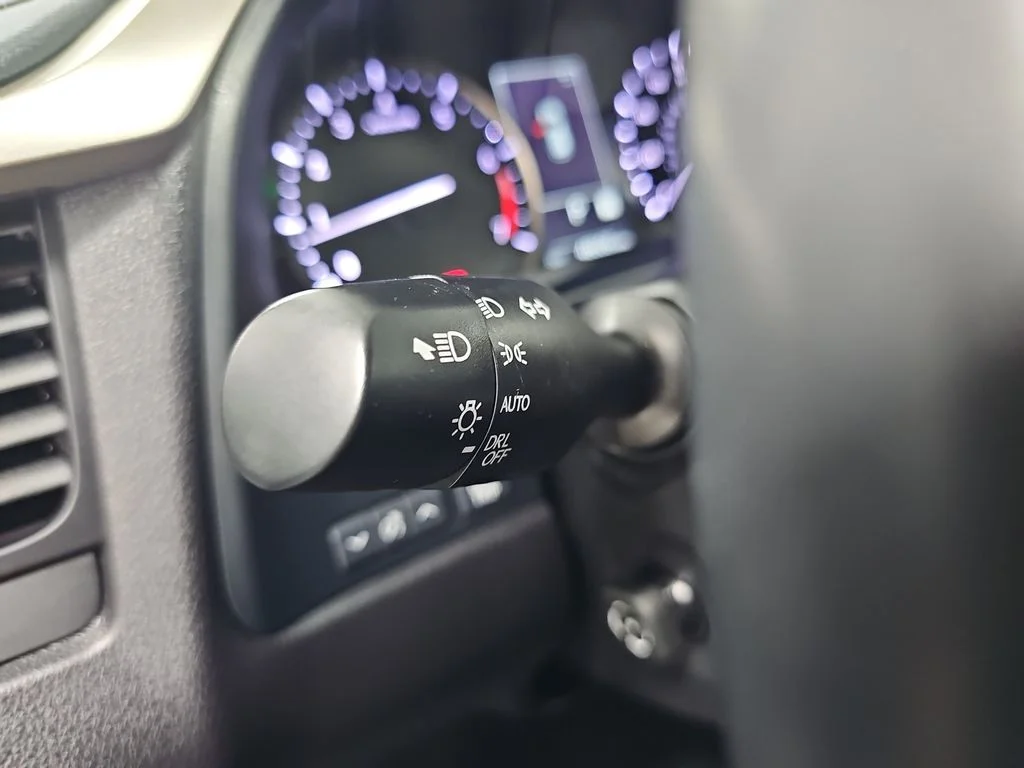 Used 2022 White Lexus 350 image 28