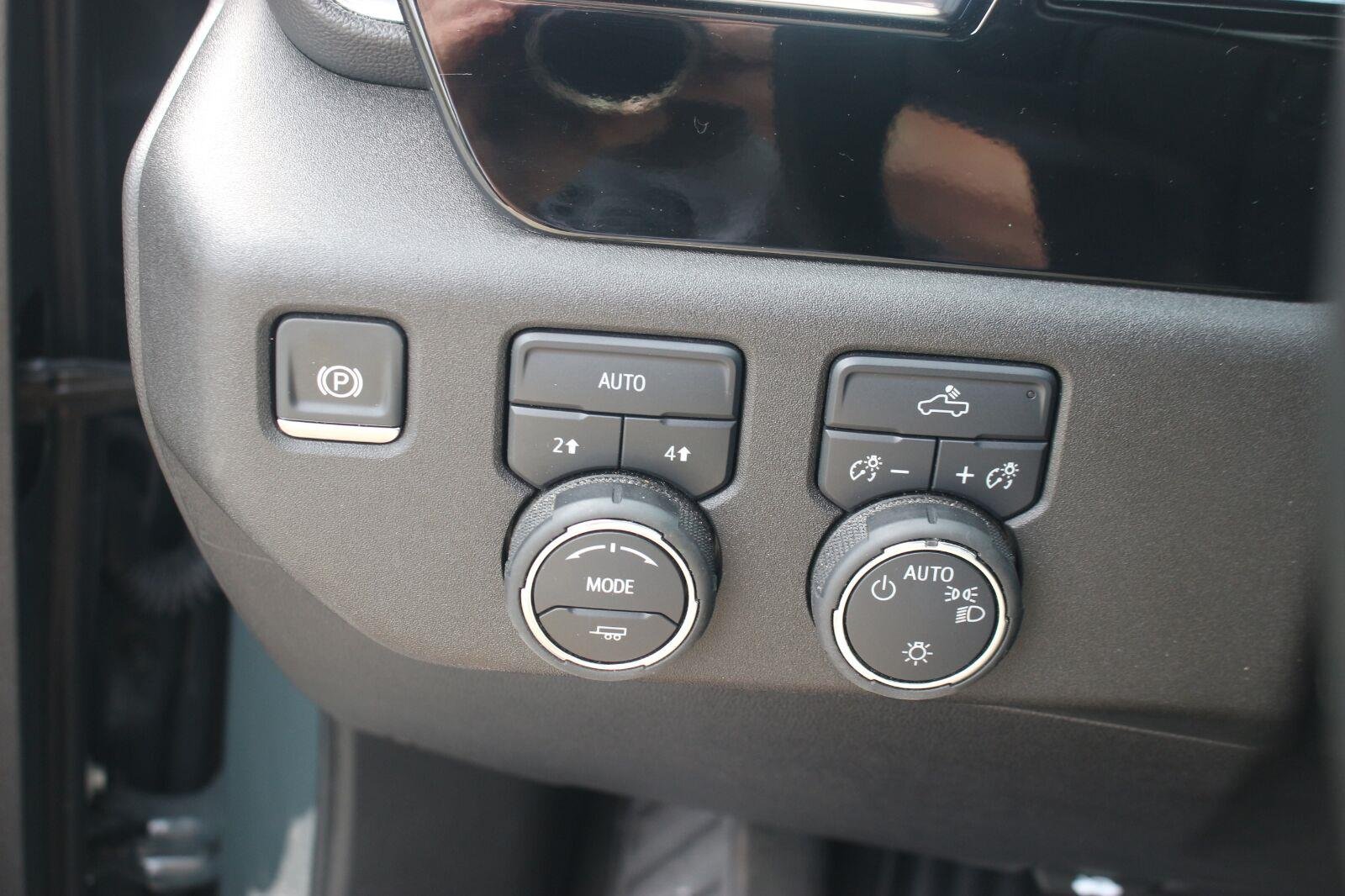 Used 2025 Cypress Gray Chevrolet LT image 26