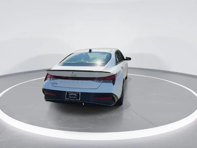 Used 2026 White Hyundai SEL Sport image 8