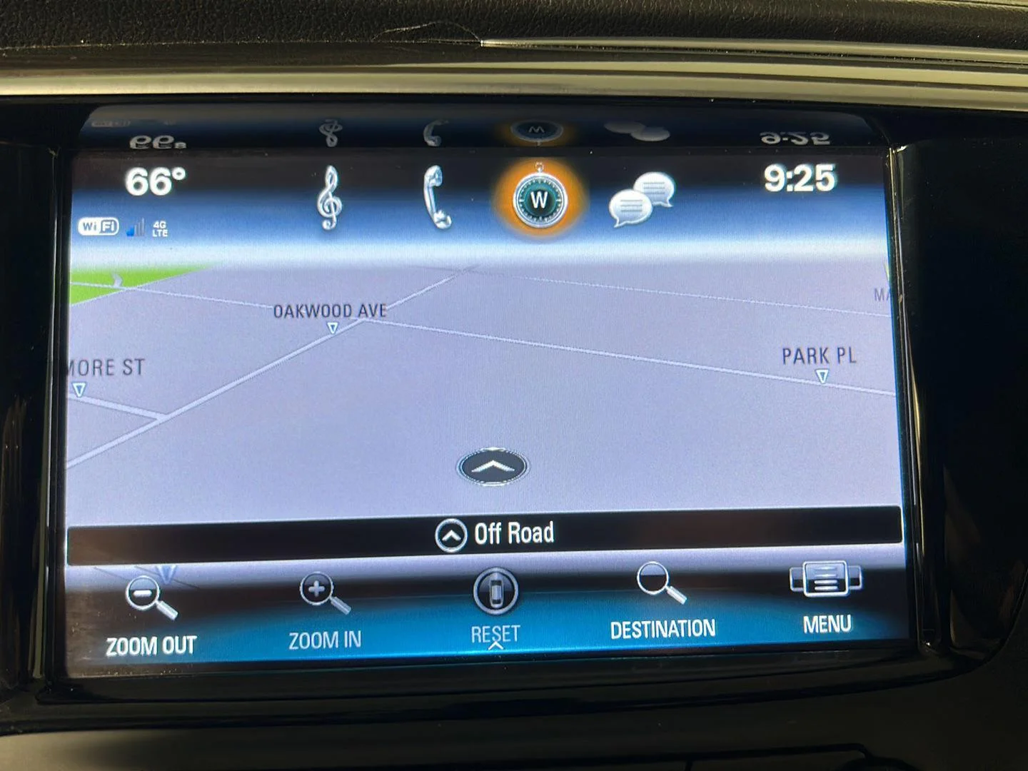 Used 2020 Espresso Buick Essence image 19