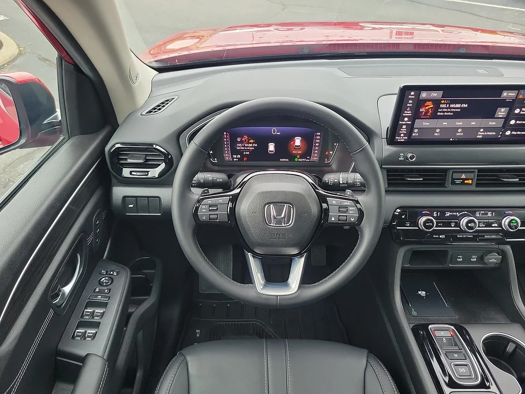 2026 Honda Pilot Touring, photo 10 of 12