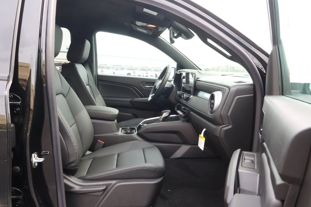 New 2026 Black Chevrolet LT image 43