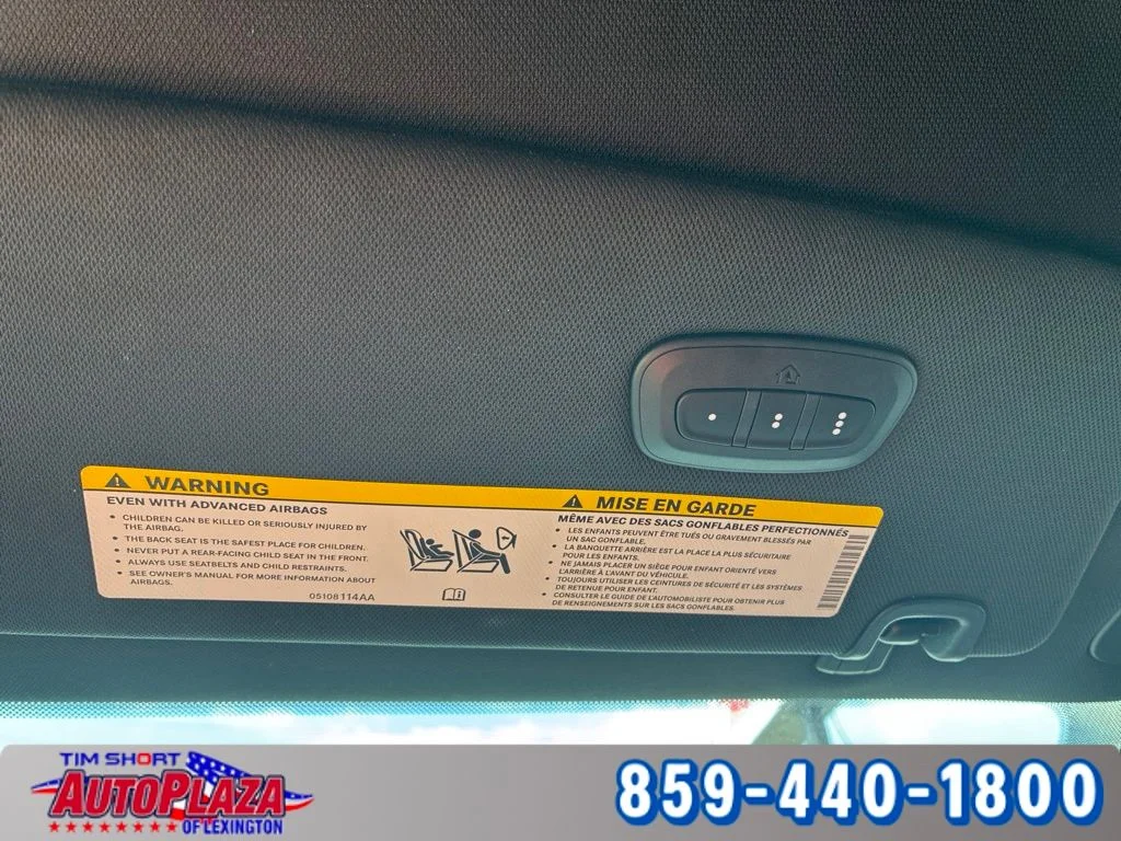 Used 2025 White Chrysler Select image 36