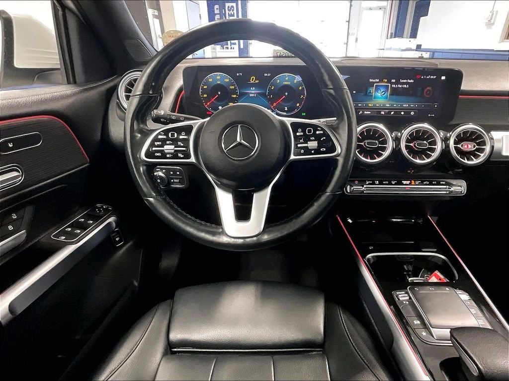 Used 2023 White Mercedes-Benz GLB 250 image 17