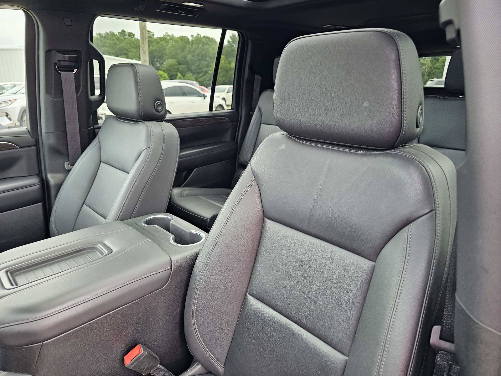 Used 2022 Black Chevrolet Z71 image 17
