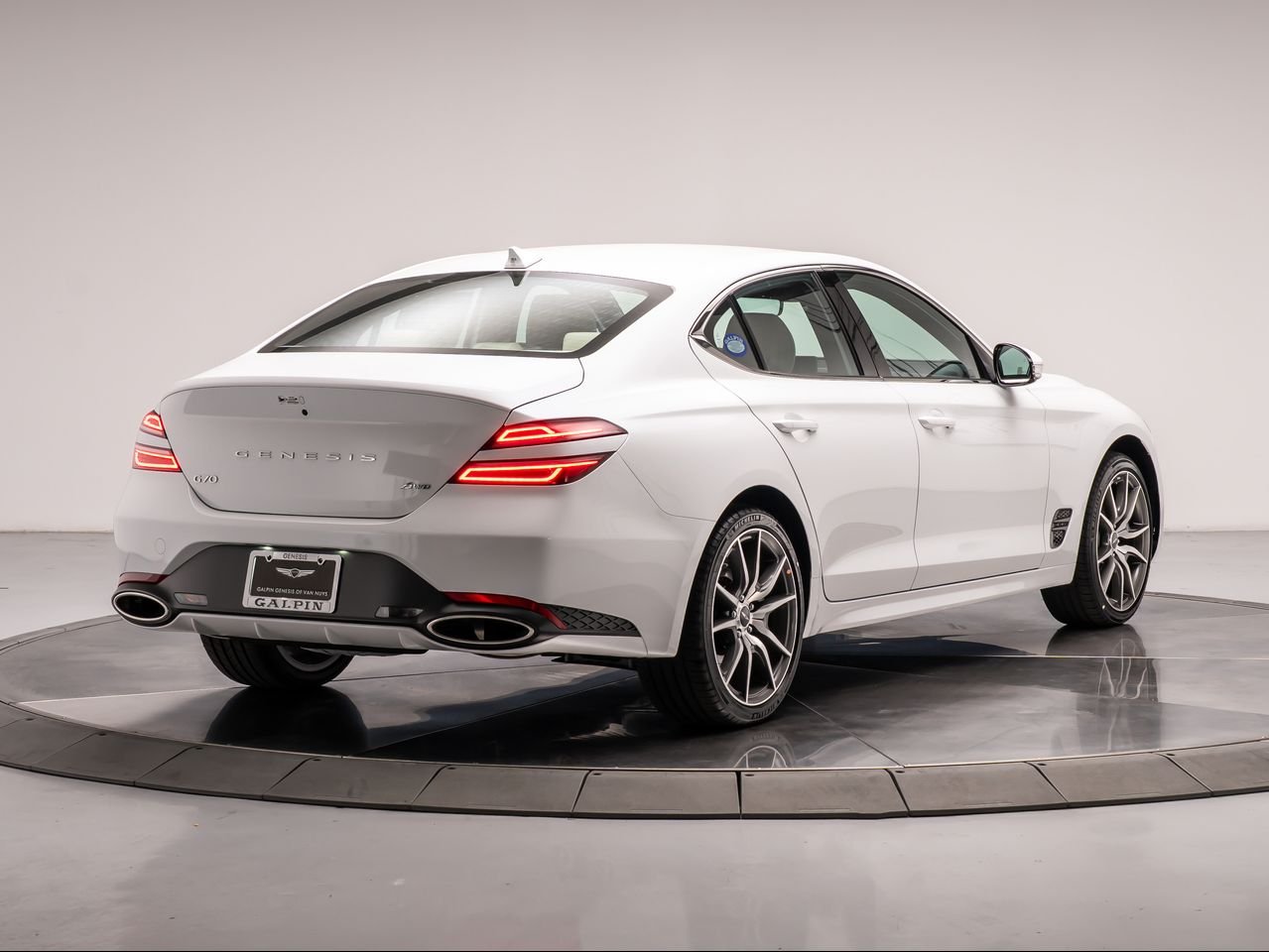New 2026 Uyuni White Genesis 2.5T image 5