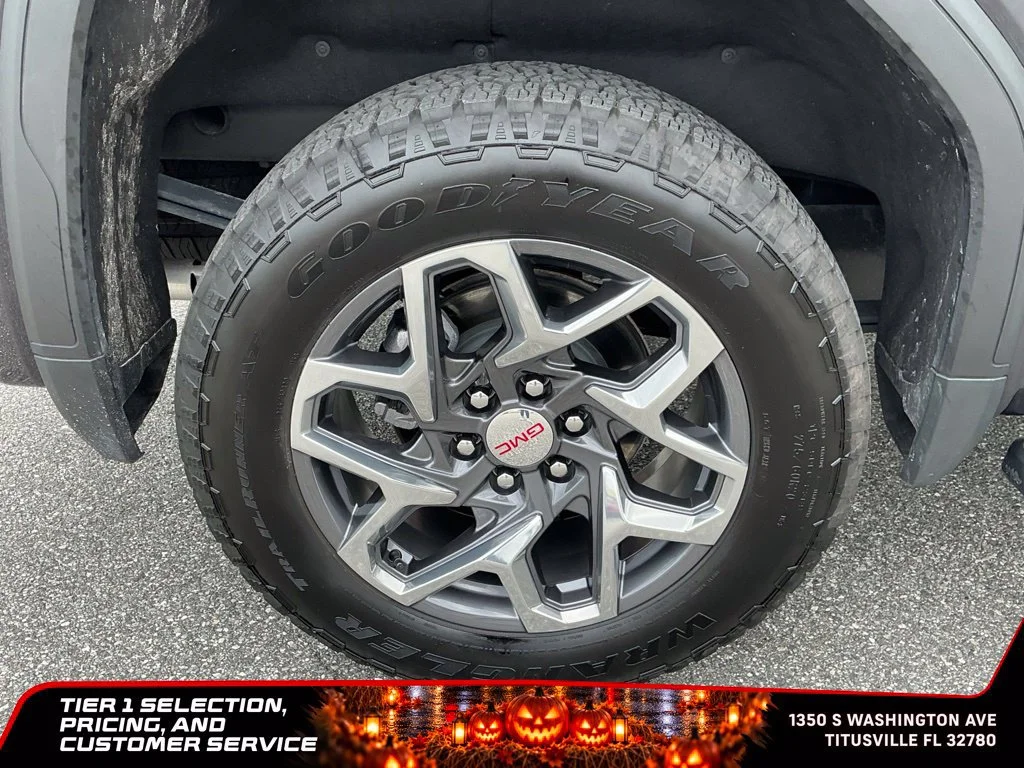 Certified Used 2025 Titanium Rush Metallic GMC SLT image 15