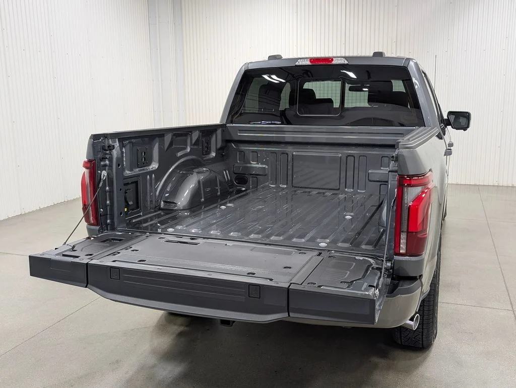 New 2026 Carbonized Gray Metallic Ford King Ranch® image 25