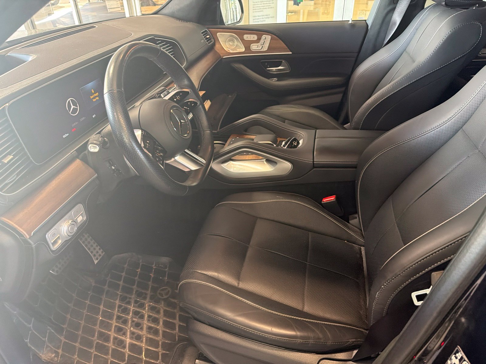 Certified Used 2025 Black Mercedes-Benz GLS 580 image 6