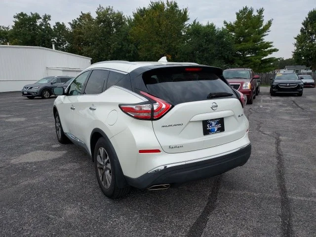 Used 2018 White Nissan SL image 8