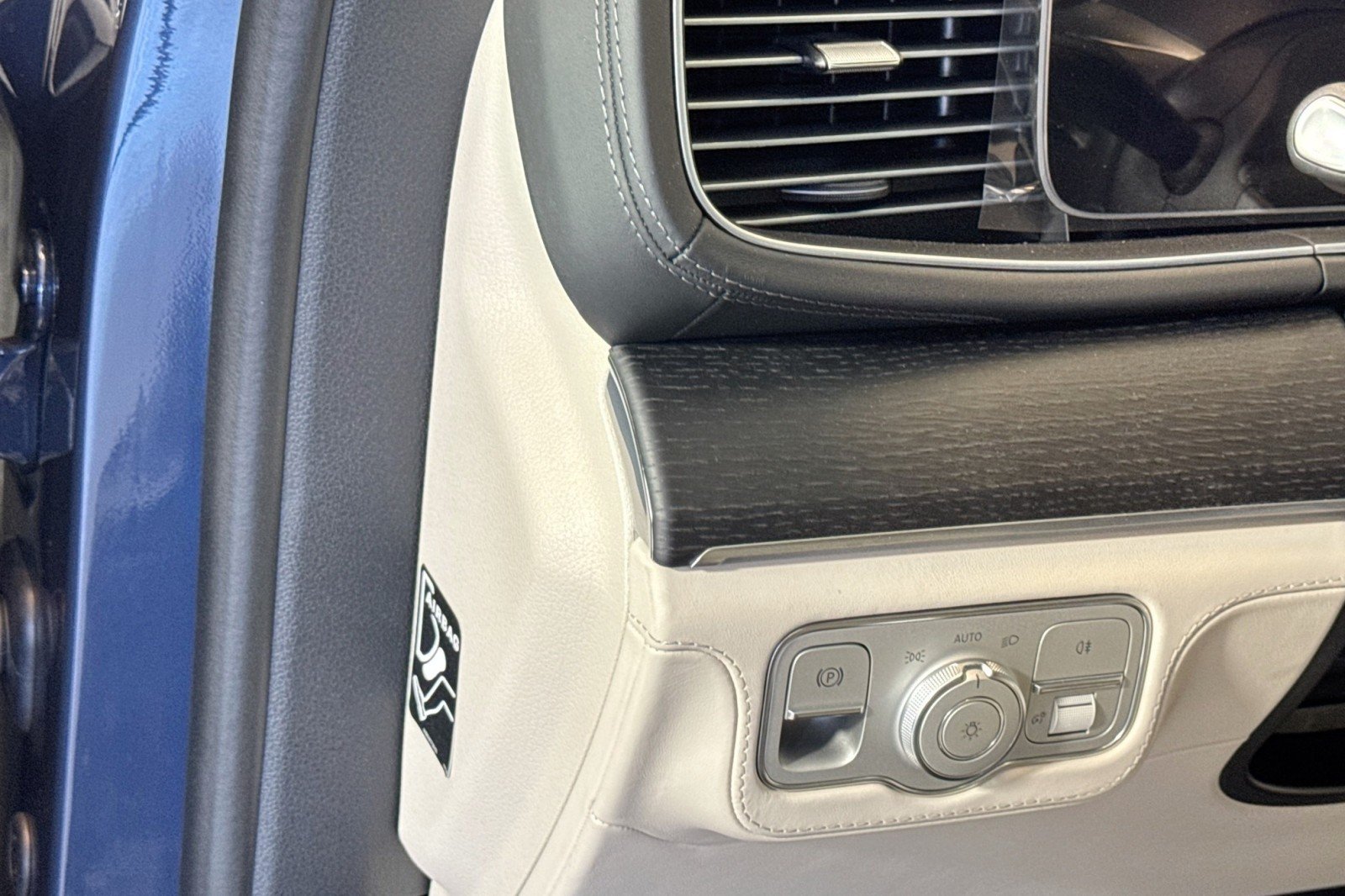 New 2026 Twilight Blue Metallic Mercedes-Benz AMG® GLE 53 4MATIC+ SUV image 10