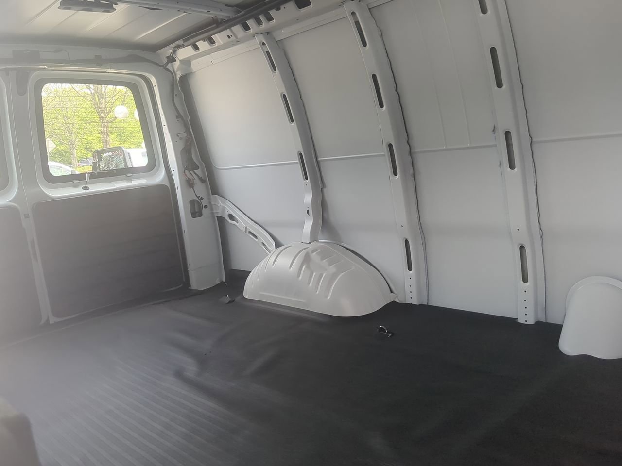 New 2025 Summit White GMC Work Van image 23