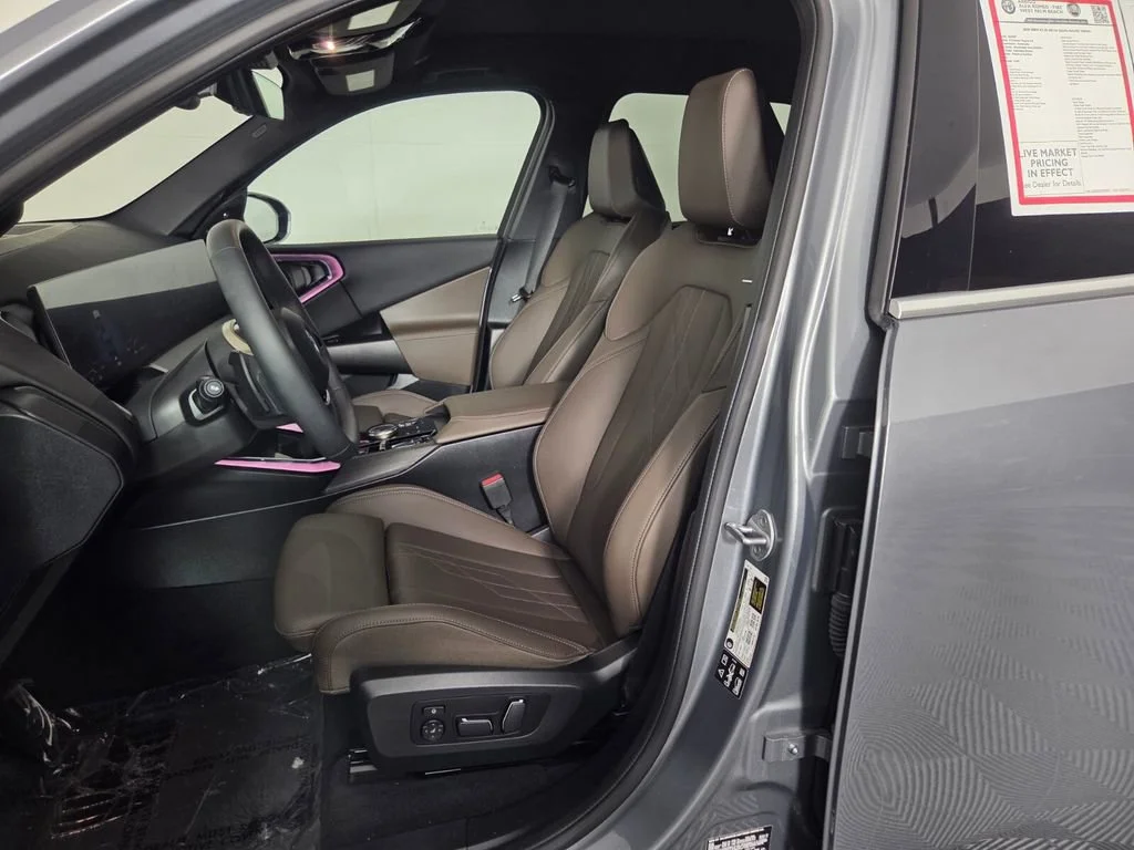 Used 2025 Skyscraper Gray Metallic BMW 30 xDrive image 11