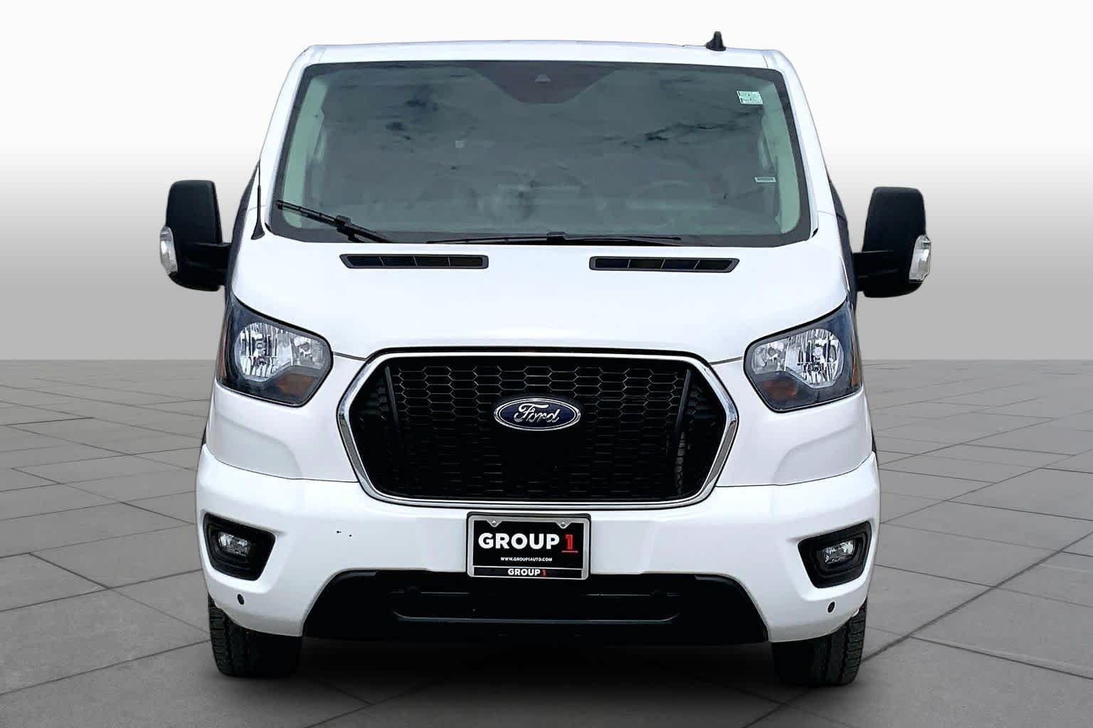 Used 2025 Oxford White Ford XLT image 4