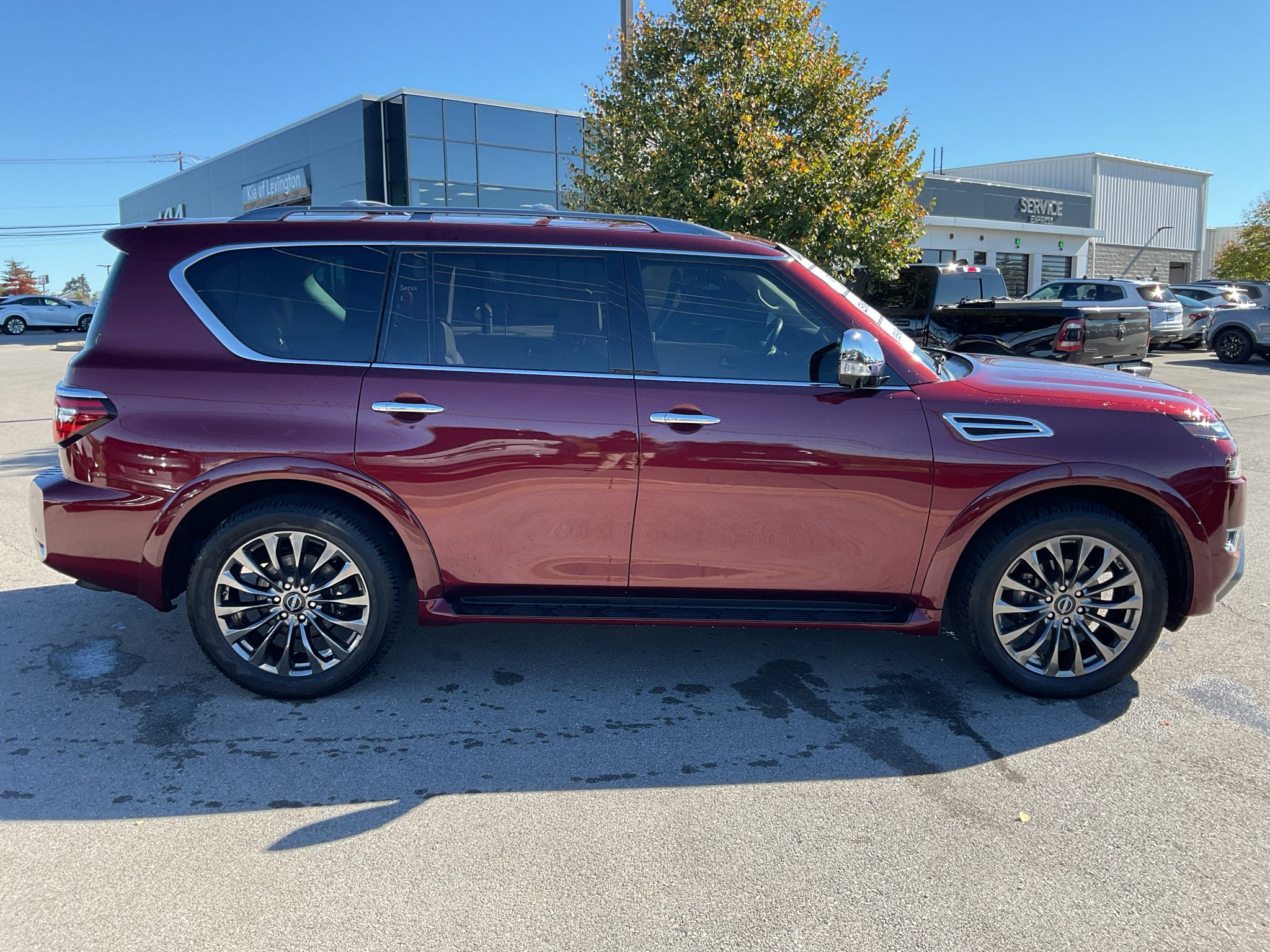 Used 2023 Coulis Red Pearl Nissan Platinum image 10