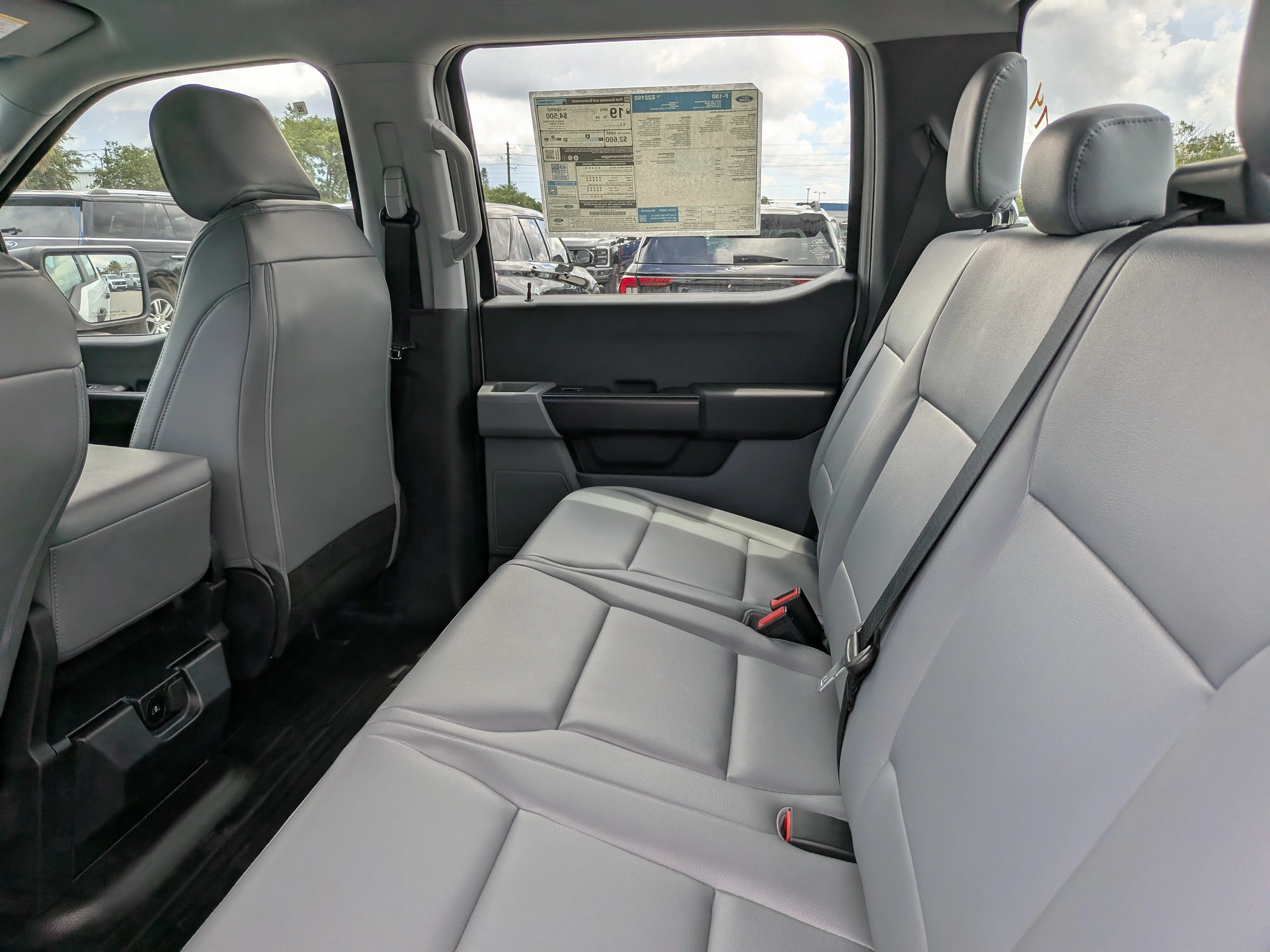New 2026 Oxford White Ford XL image 16