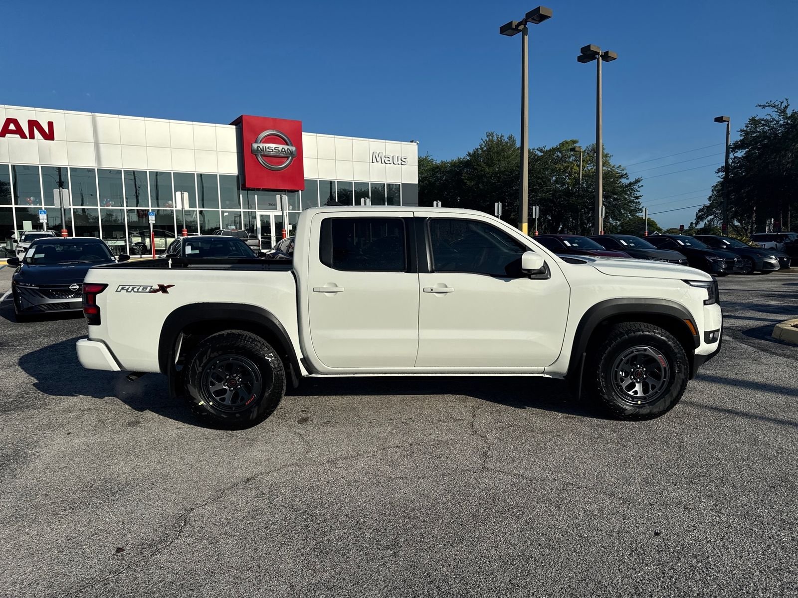 New 2026 White Nissan PRO-X image 5