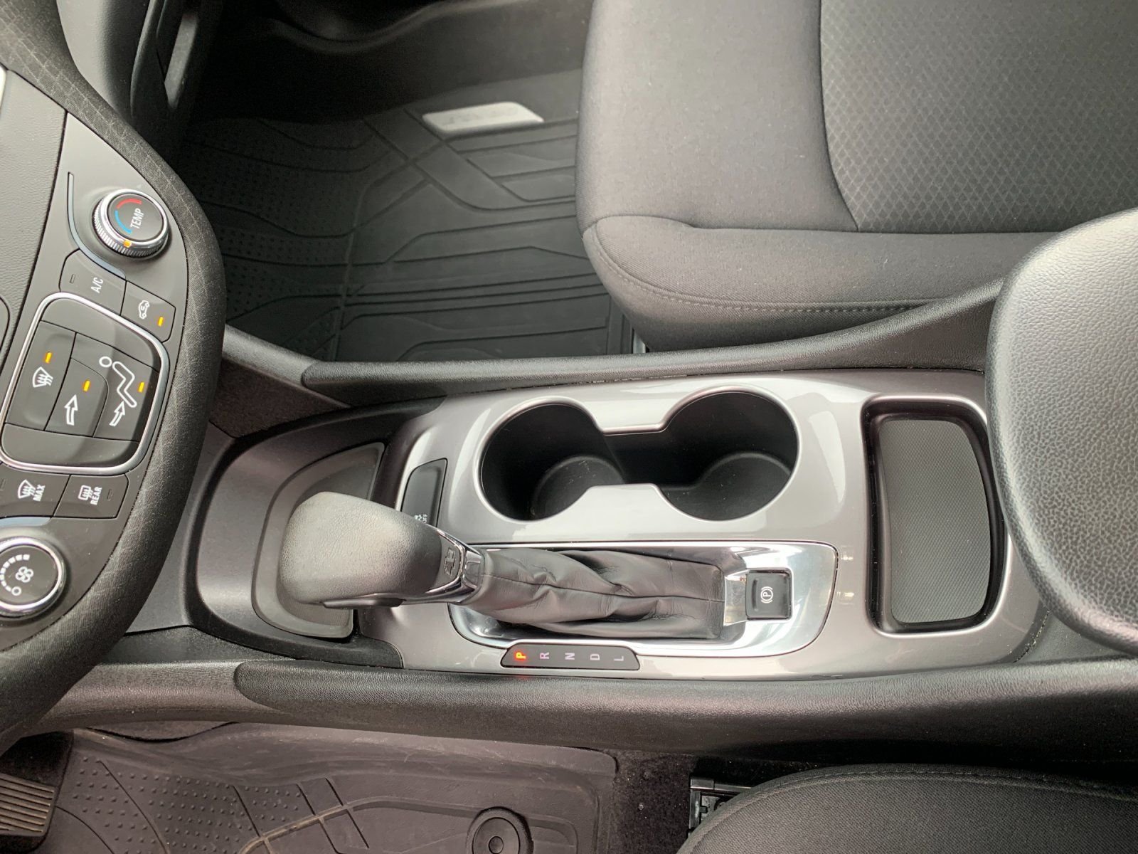 Used 2023 White Chevrolet LS image 23