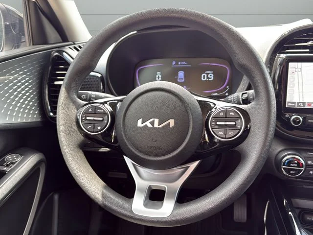 Used 2023 White Kia S image 15
