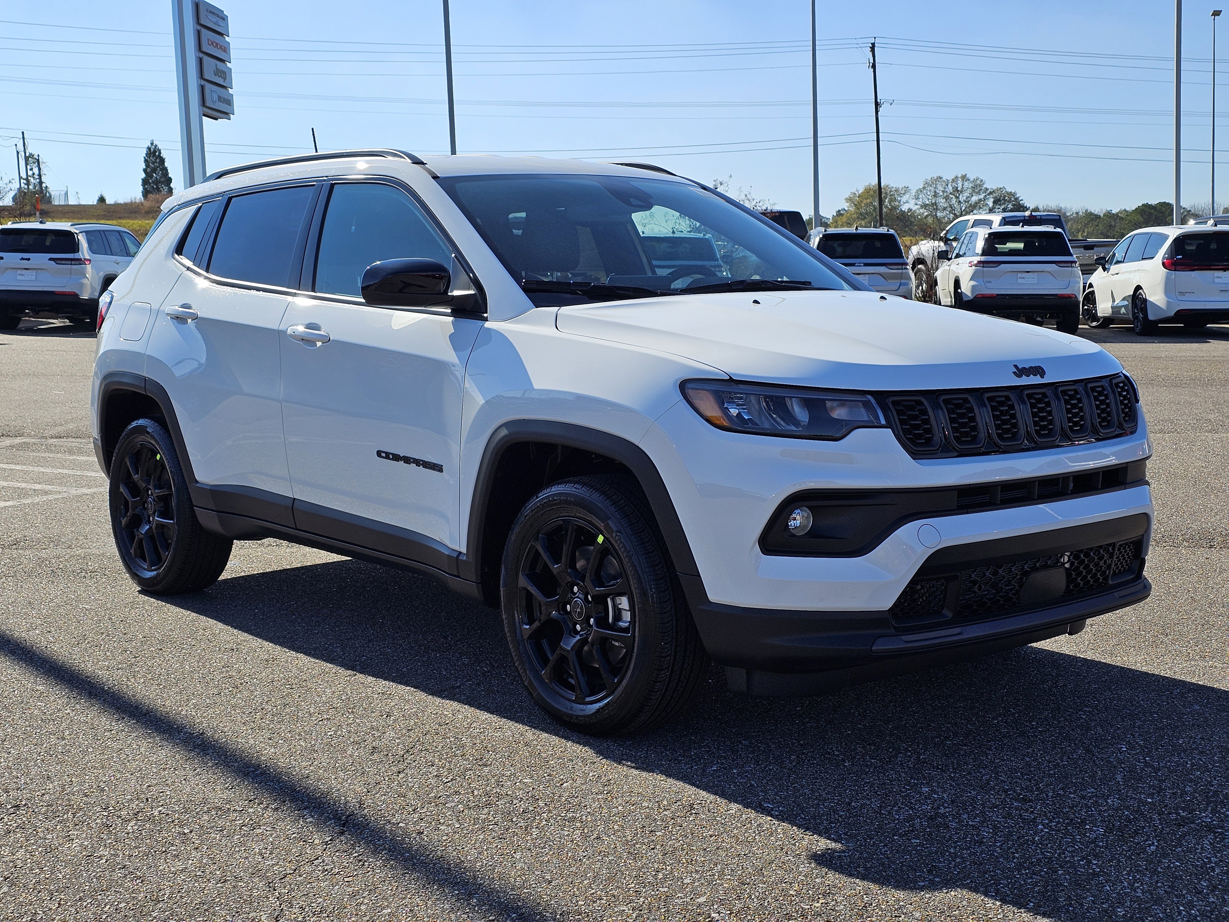 New 2026 Bright White Clearcoat Jeep Latitude Altitude image 5