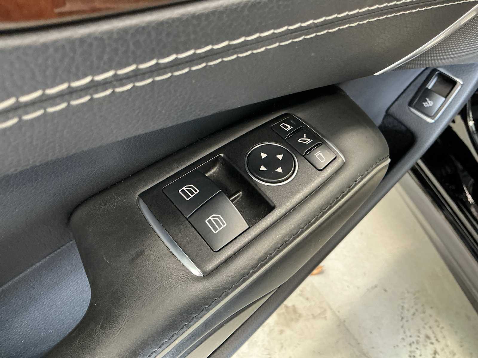 Used 2016 Black Mercedes-Benz AMG® SL 63 image 19