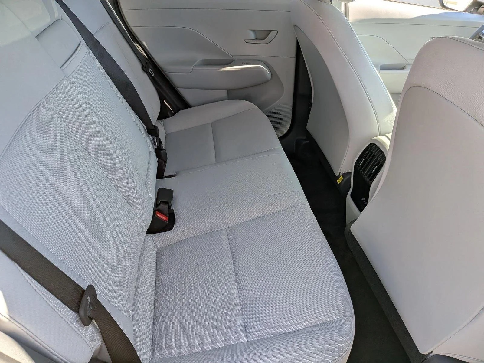 Used 2025 Atlas White Hyundai SEL image 18