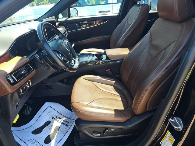Used 2022 Black Lincoln Reserve image 2