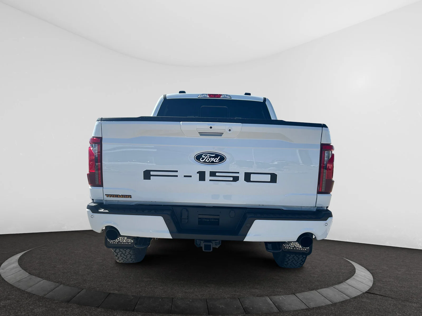 New 2026 Oxford White Ford Tremor image 4