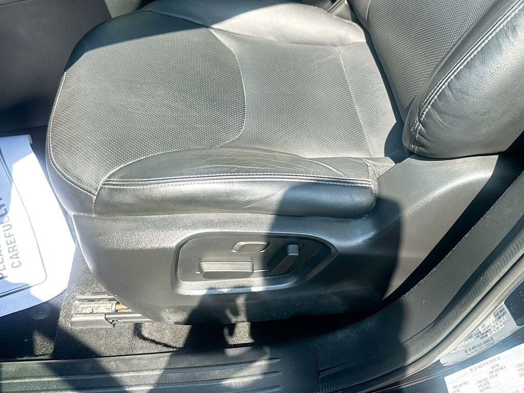 Used 2023 Deep Crystal Blue Mica Mazda Touring image 20