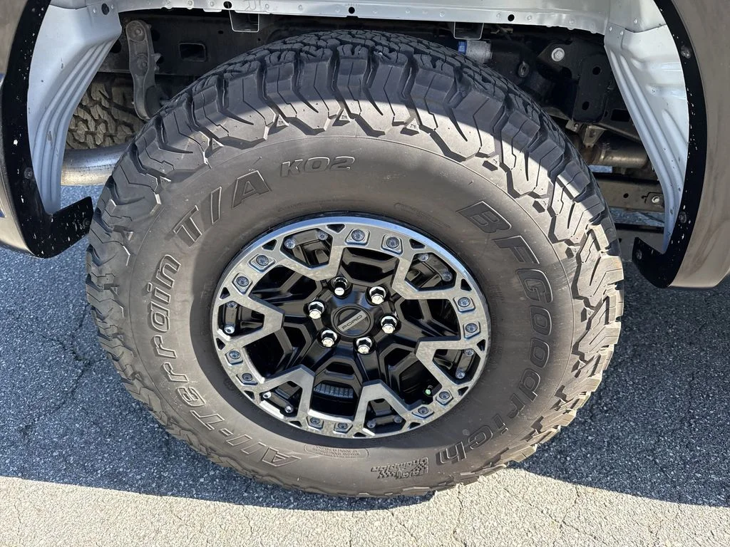 Used 2025 White Ford Raptor image 17
