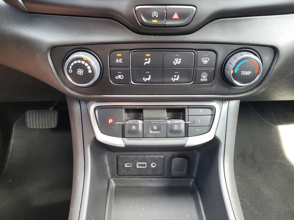 Used 2024 Sterling Metallic GMC SLE image 15
