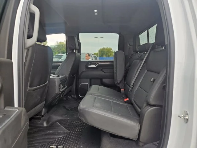 Used 2024 Summit White Chevrolet LT image 7