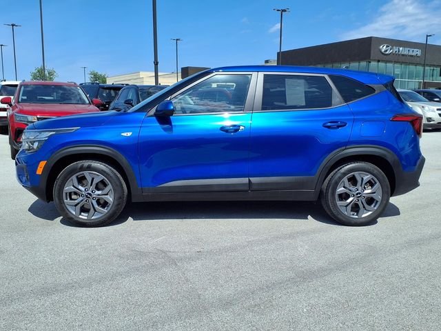 Used 2024 Blue Kia LX image 3
