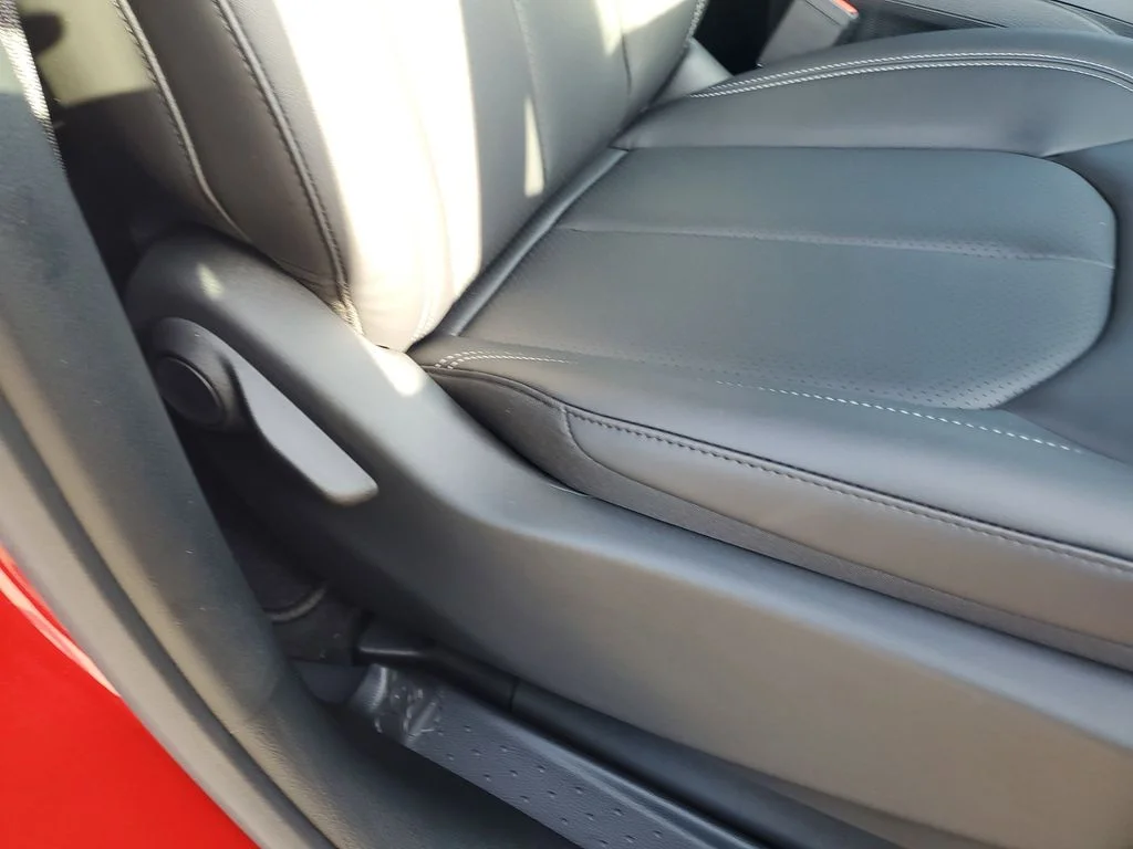 2025 Chrysler Voyager LX - Photo 34
