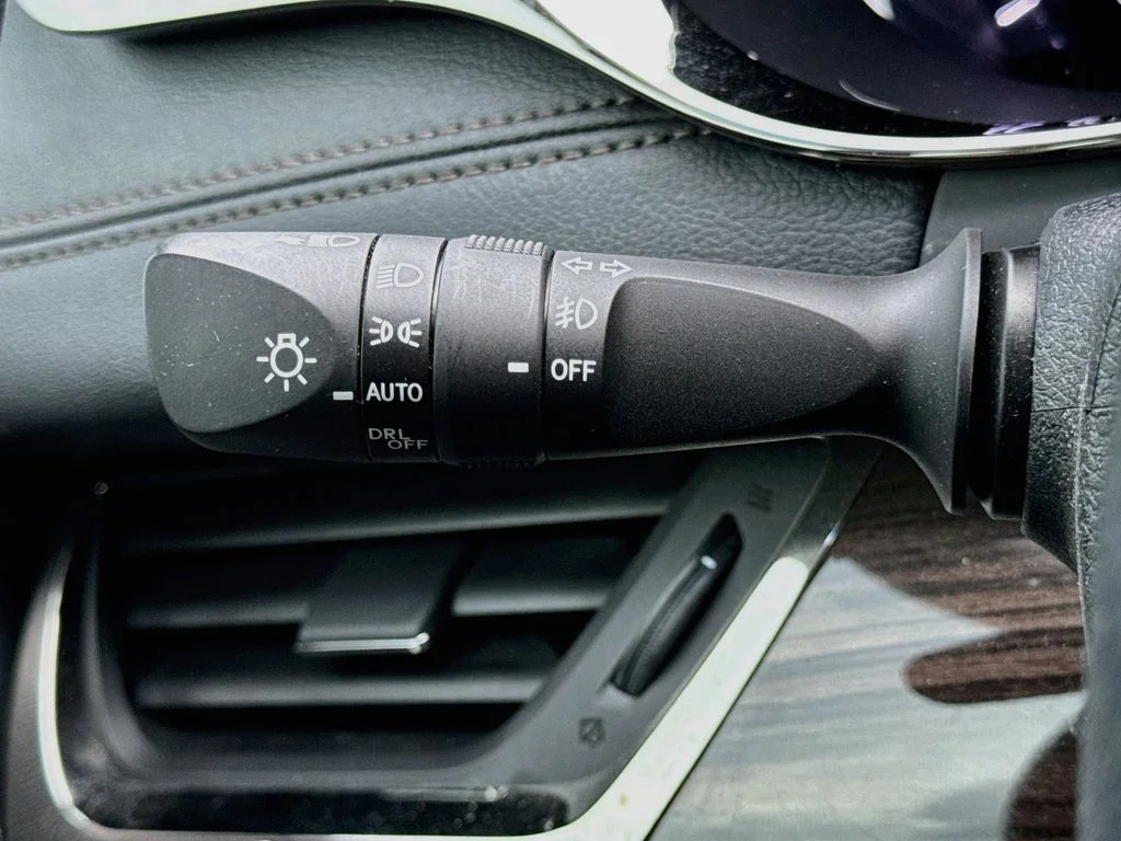Used 2013 Gray Toyota XLE image 13