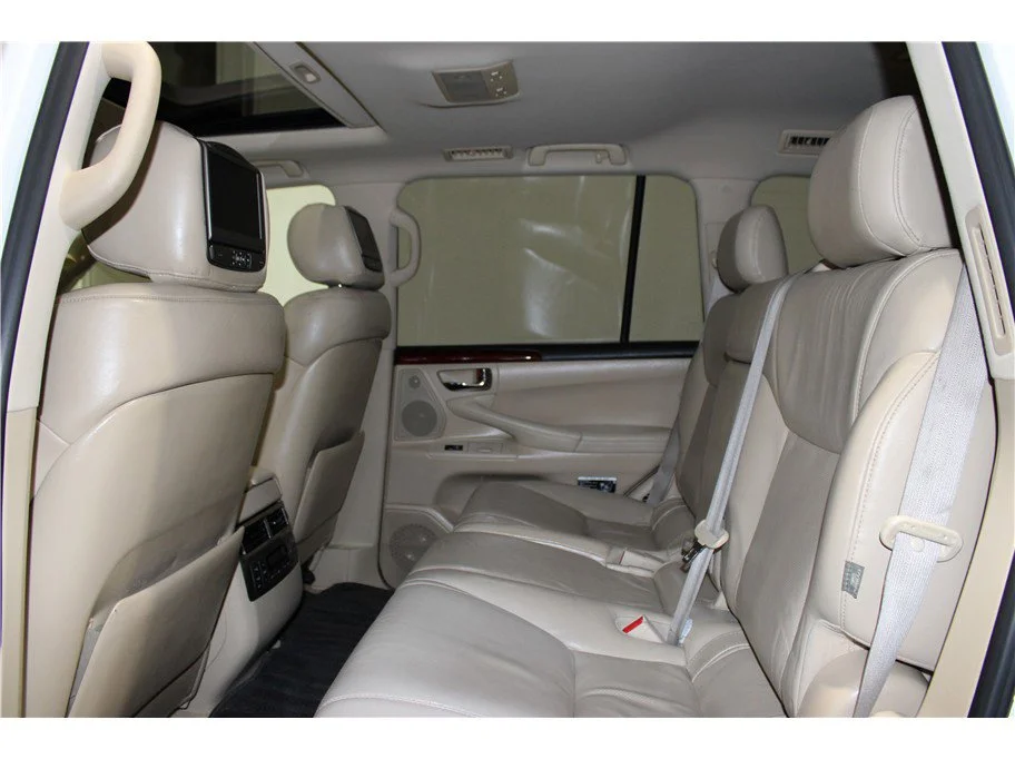 2011 Lexus LX 570 - Photo 13