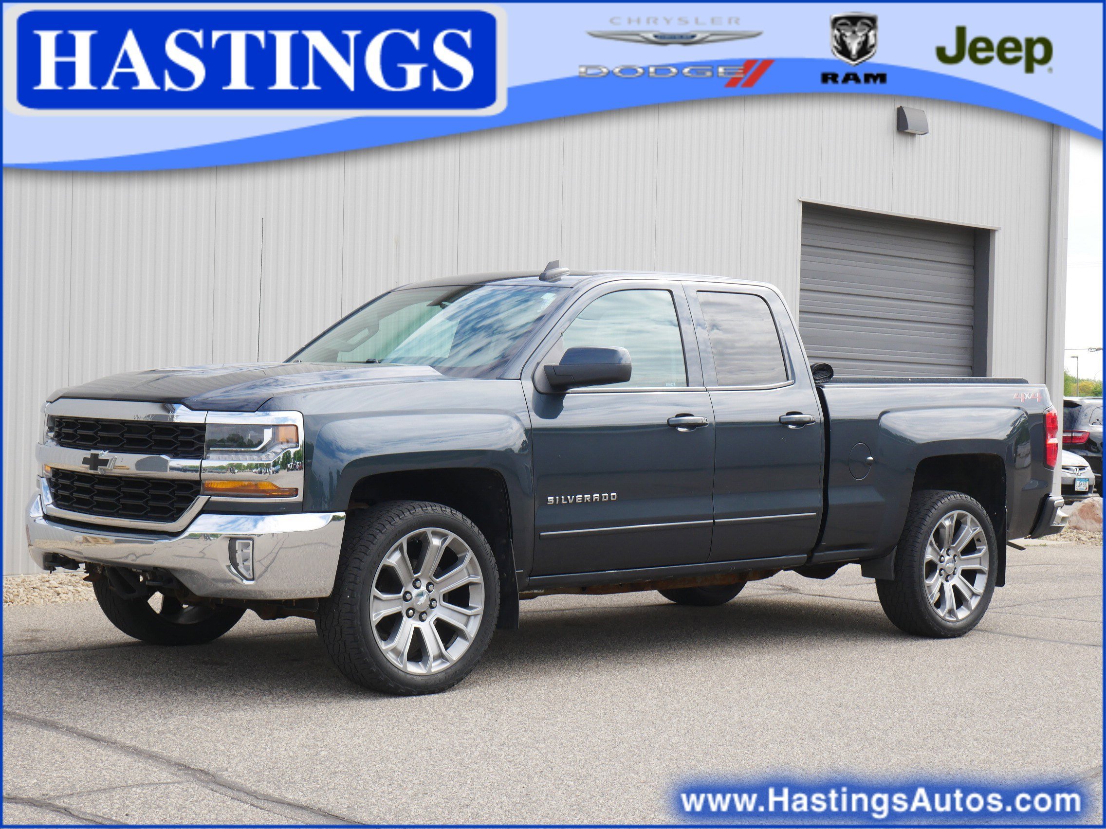 Used 2019 Graphite Metallic Chevrolet LT image 1