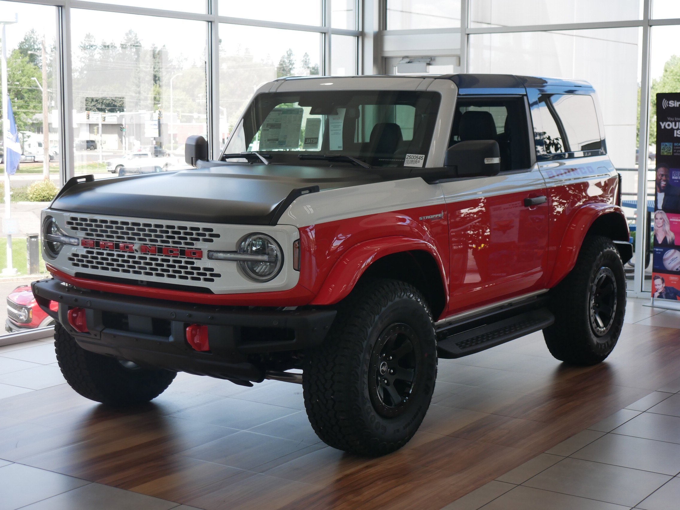 2025 Ford Bronco 2-Door Stroppe