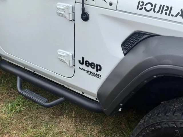 Used 2021 White Jeep Sport image 12