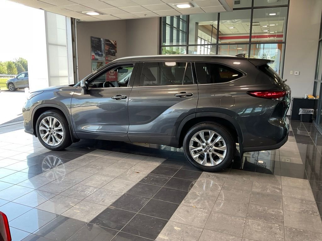 Used 2020 Gray Toyota Limited image 4