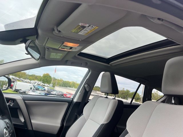 Used 2018 Black Toyota XLE image 13