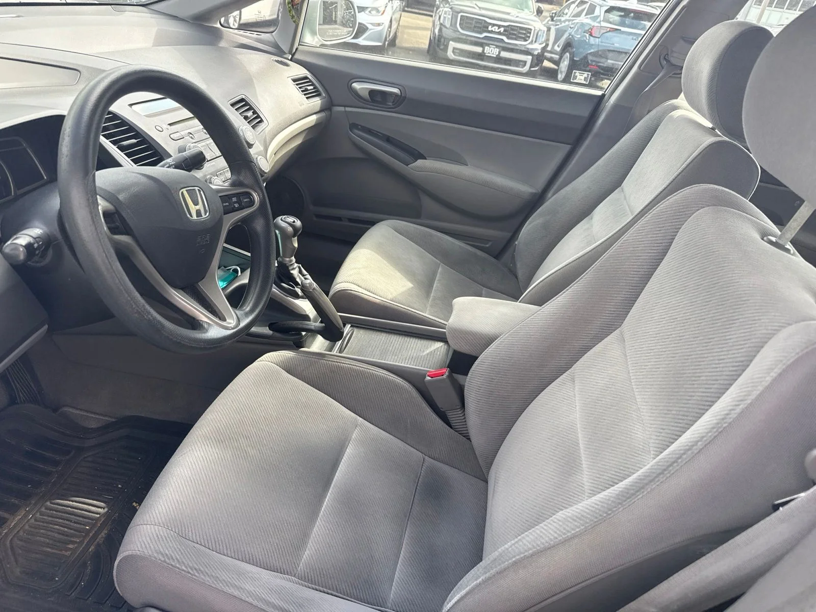 Used 2010 Alabaster Silver Metallic Honda LX image 5