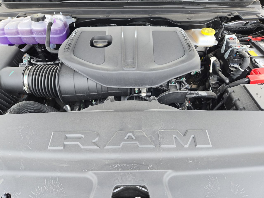 New 2026 Diamond Black Crystal Pearlcoat RAM Express image 40