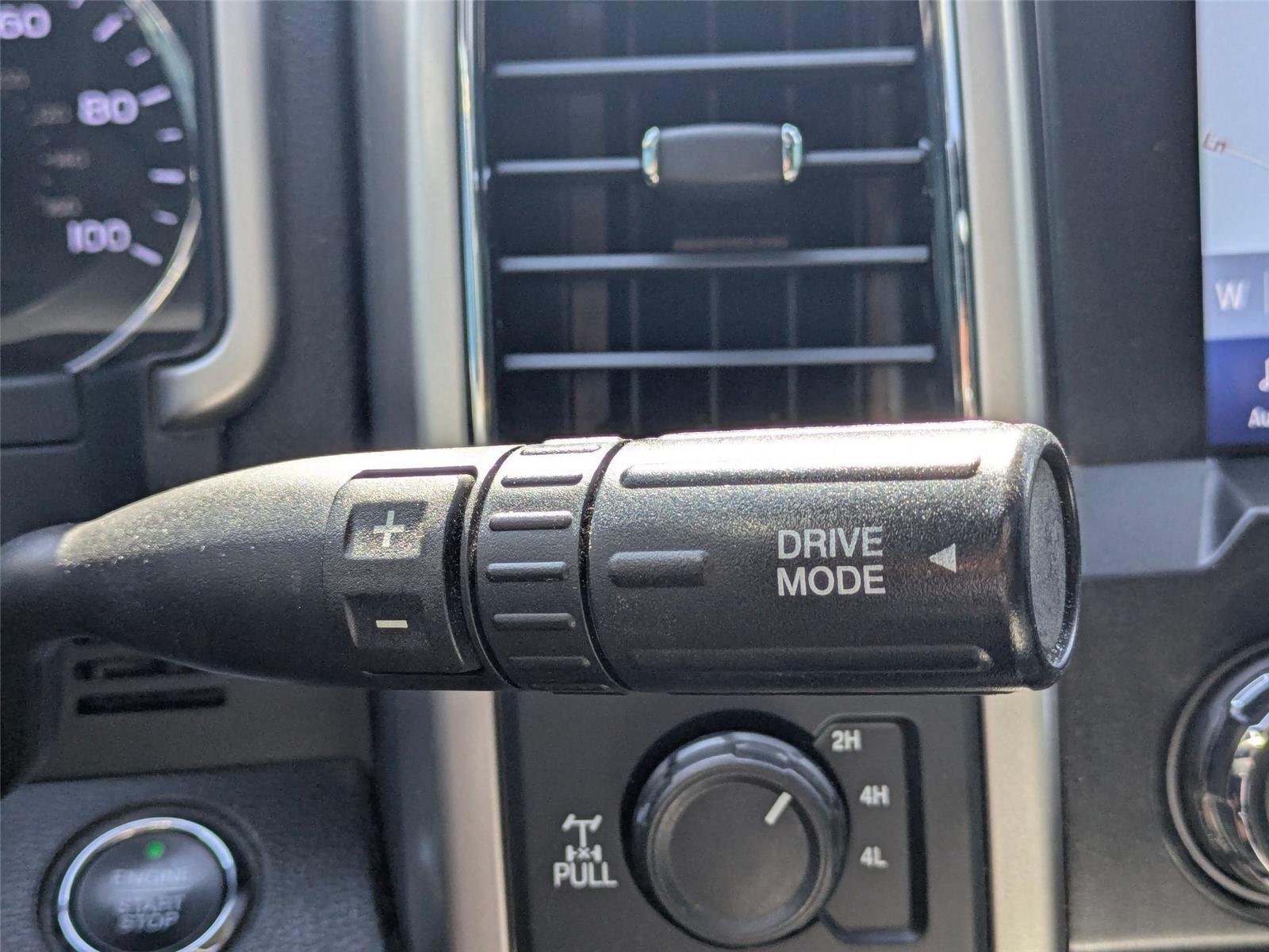 Used 2020 Iconic Silver Metallic Ford LARIAT image 24