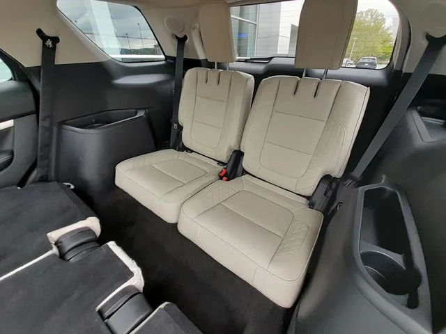 Used 2018 Blue Ford Platinum image 49
