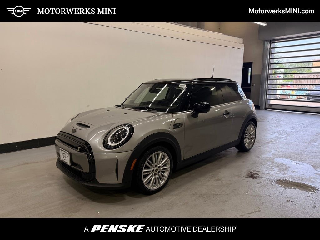 2024 MINI Hardtop Cooper SE's photo