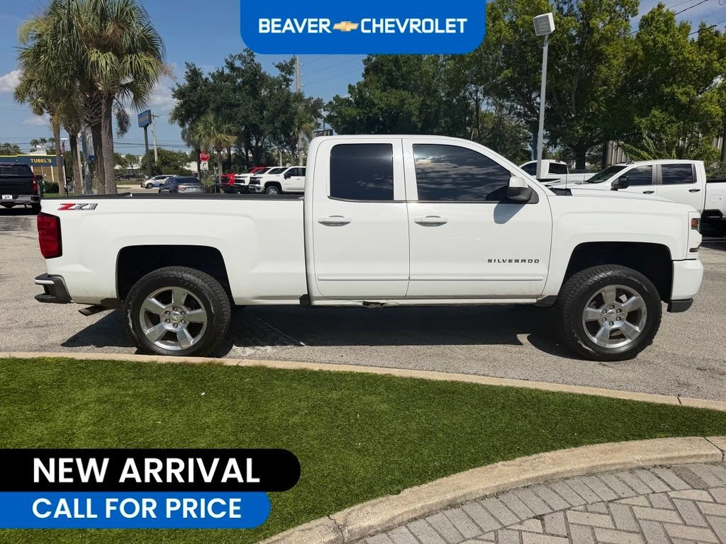 Used 2018 SUMMIT WHITE Chevrolet LT image 3