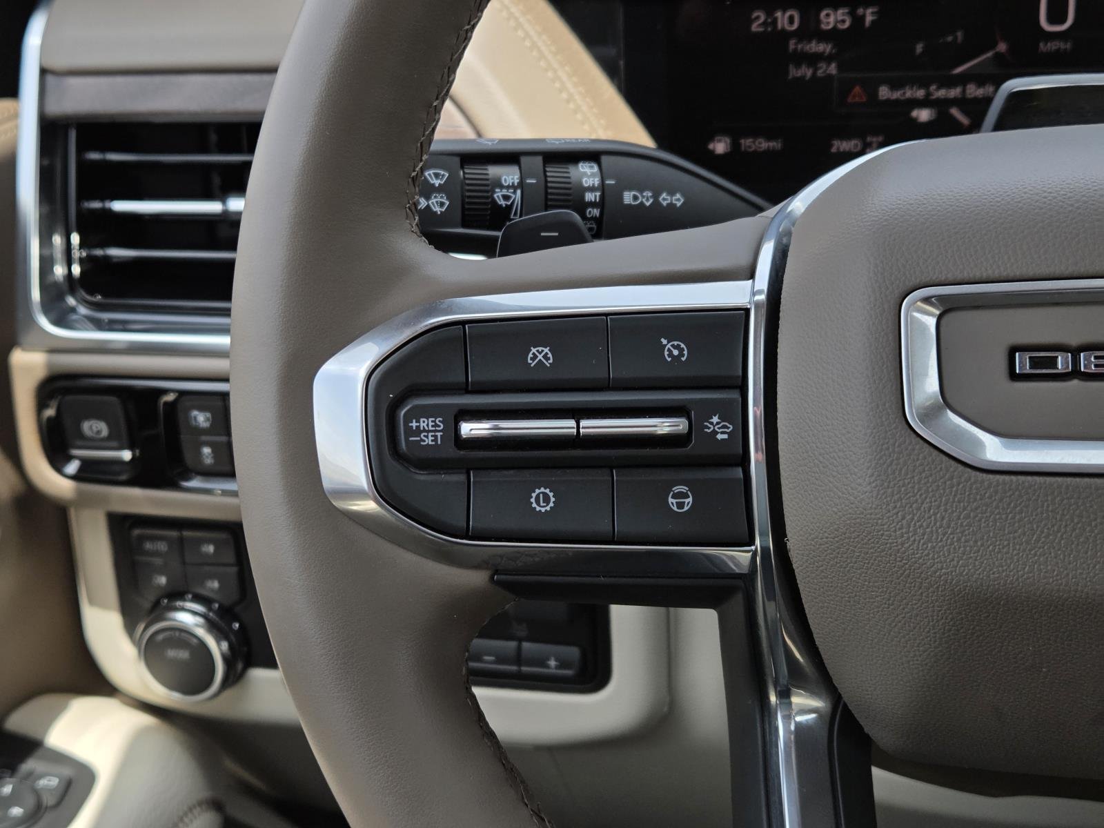 Used 2025 White Frost Tricoat GMC Denali image 21
